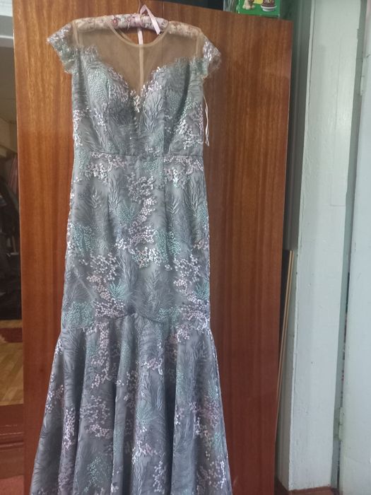 Сукня випускна, весільна, вечірня