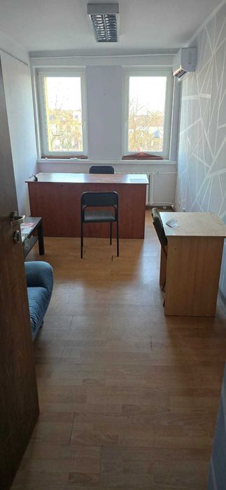 Lokal biurowy 14m2 do wynajęcia w Centrum Łasku