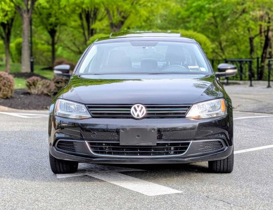 Volkswagen Jetta      2013