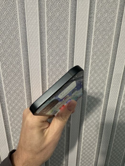 Apple iPhone 13 128 gb. Неверлок, акб 92%