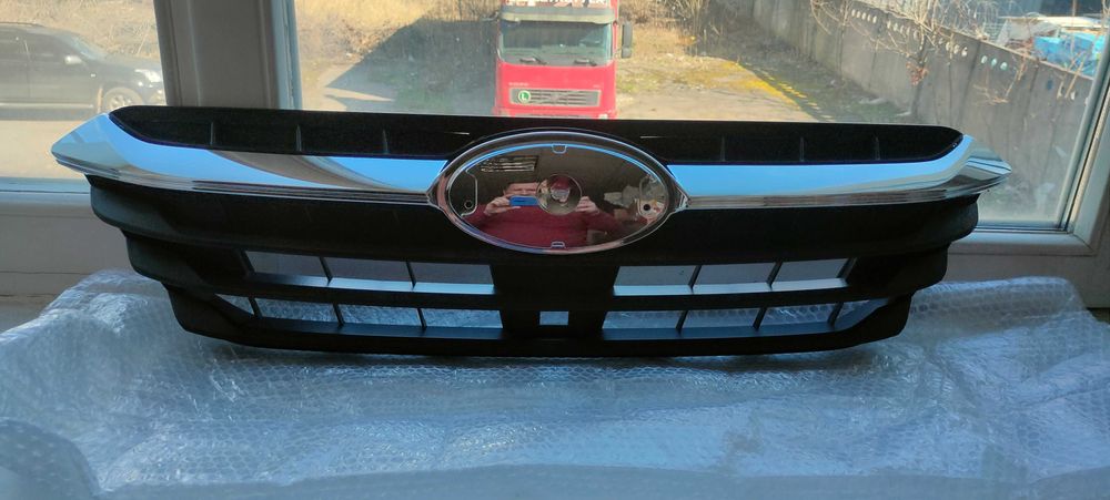 Решітка радіатора Субару Легасі 2020-2022