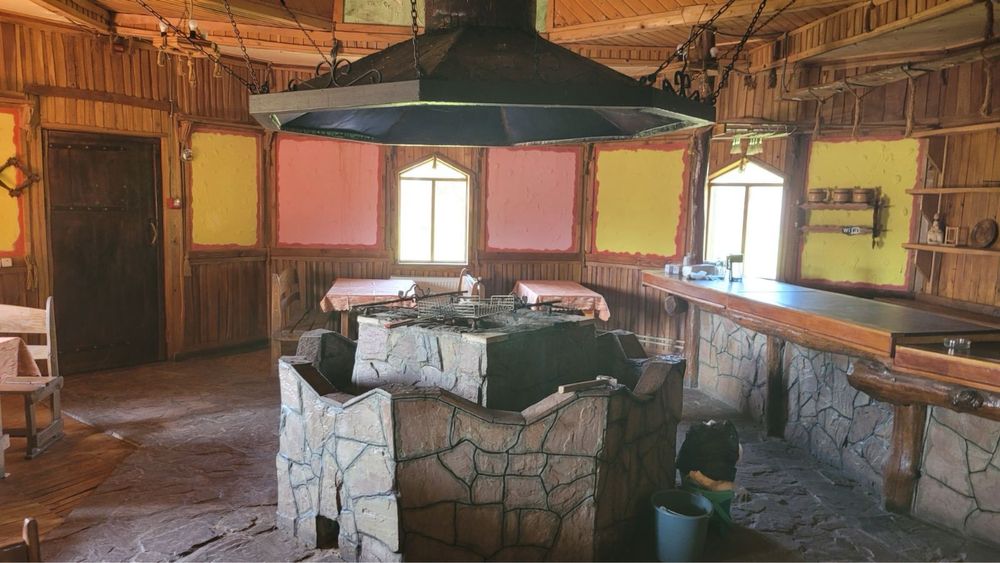 Колиба в напрямку Буковеля.