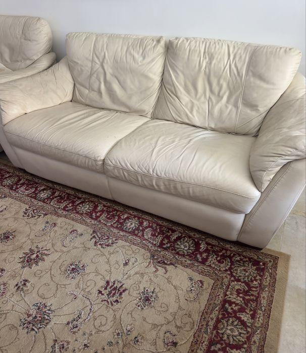 Vendo conjuntos sofas em pele 2 lugares +1