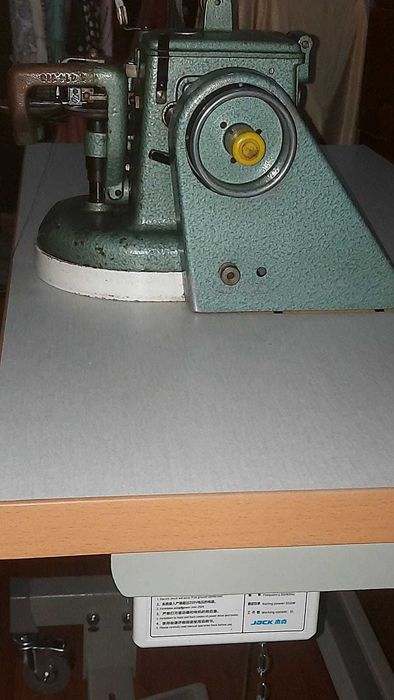 Maquina de costura para  calçado marca  Strobel