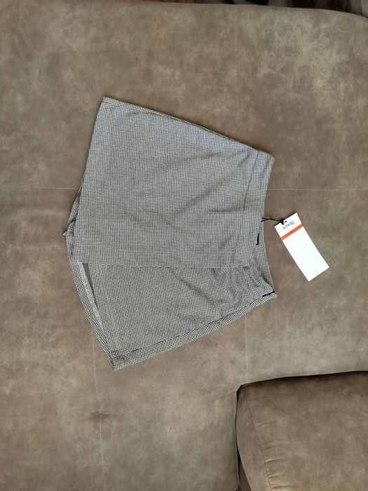 Eleganckie spódnico-spodenki w pepitke