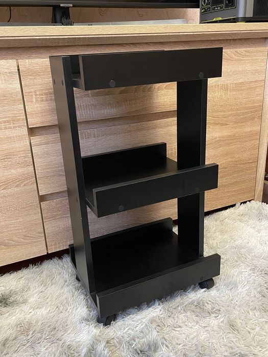 Етажерка на колесах