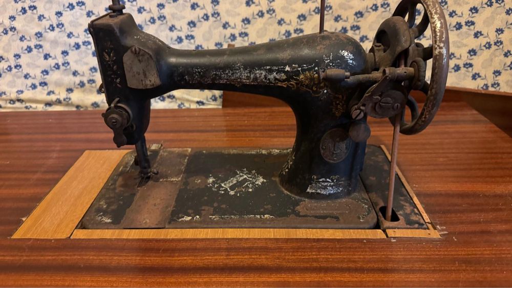 Maquina de costura para restauro