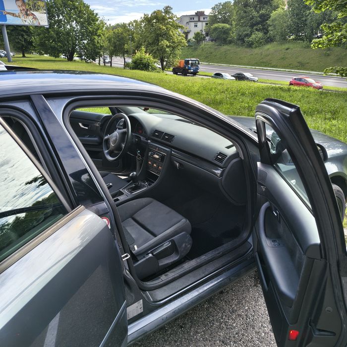 Audi A4B6 1.6 benzyna