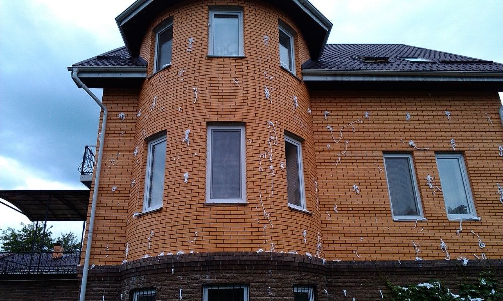 Утеплення повітряного прошарку Будинків,Покрівлі,Виробництв,піноізолом