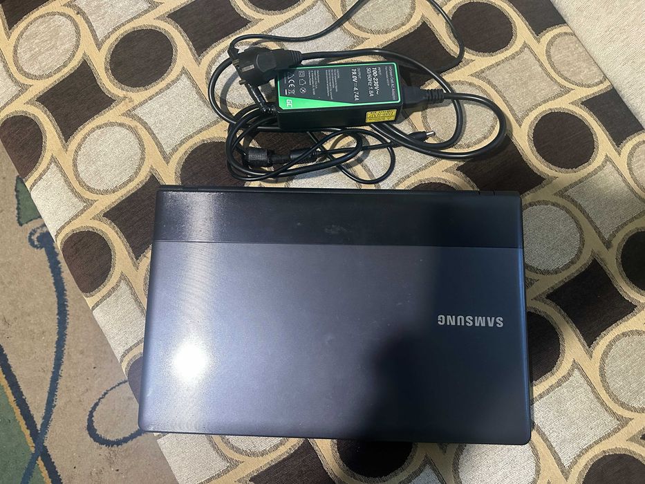 Laptop Samsung NP300E5C 15,6" i5-3210M GT620 Ram 8GB SSD+HDD Win11