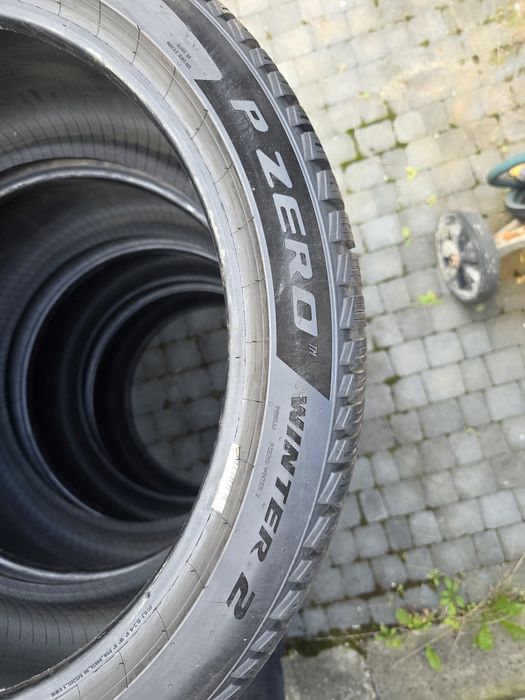 Pirelli 285/35/20  P Zero Winter 2
