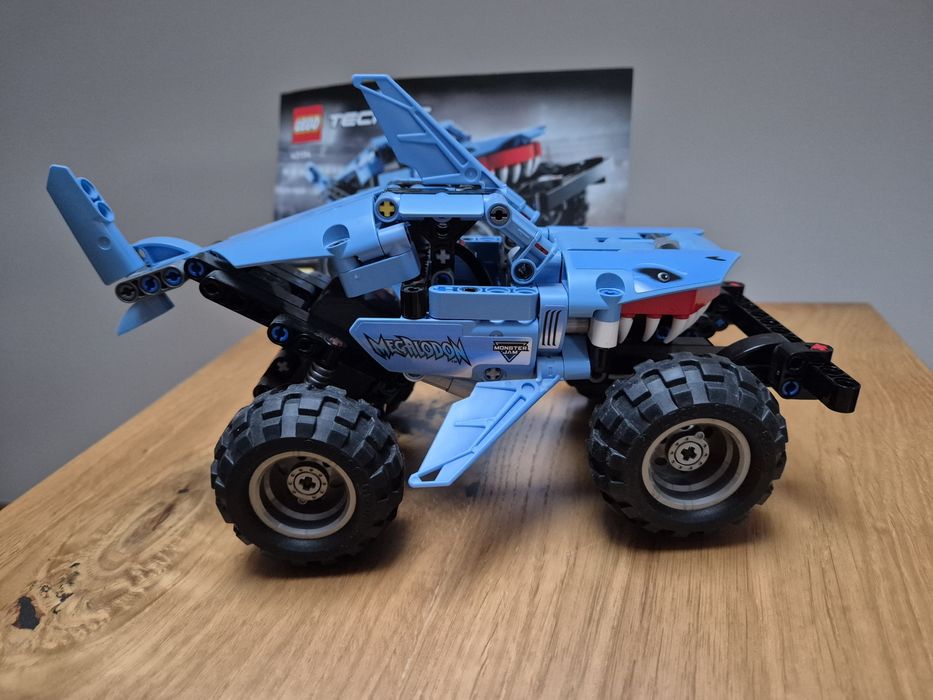 LEGO 42134 Technic - Monster Jam Megalodon