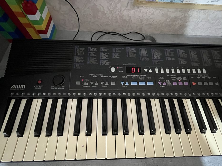 YAMAHA psr-210+ подставка для нот в хорошем визуальном состояние