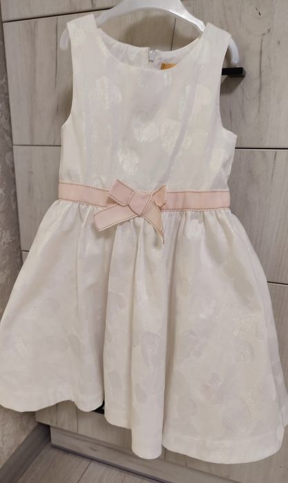 Нарядное платье для девочки рост 116