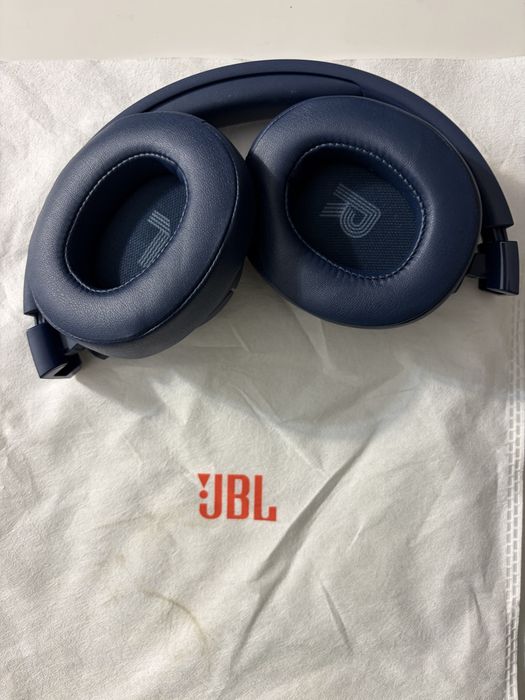 Fones JBL TUNE 770 NC