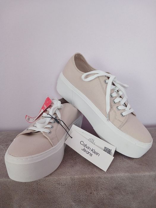 Кеди жіночі бежеві 40 розмір стелька 26 см