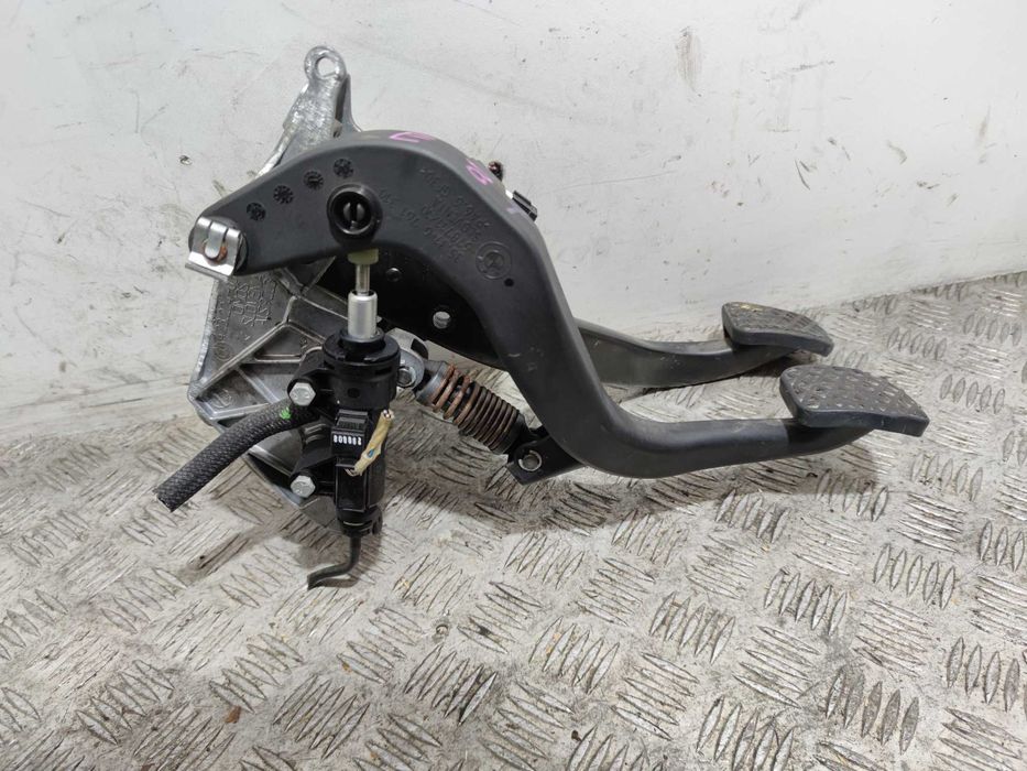 BMW E81 E82 E87 E88 E90 E91 E92 E93 Pedały Sprzęgła Hamulca