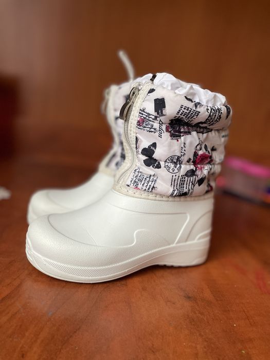 Демісезонні чоботи на дівчинку