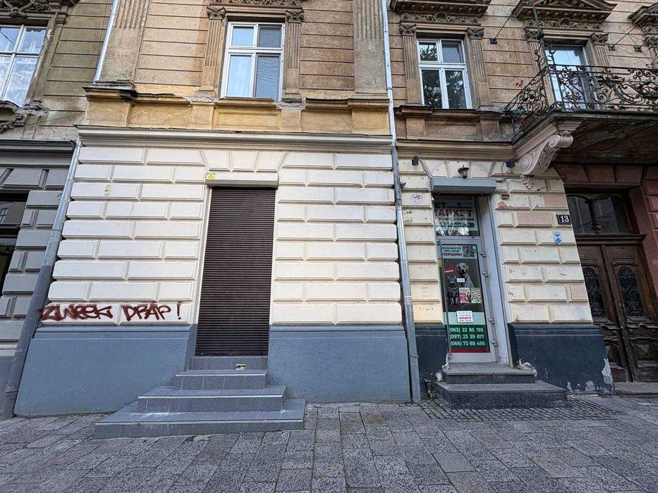 Оренда фасадного приміщення 43 м2, вул. Грушевського