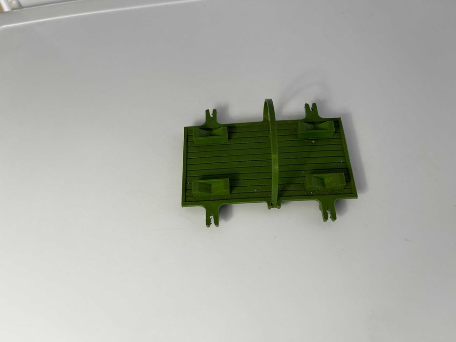 Dinky Toys - plataforma para Austin Para Moke  - só com a cinta central - esc.aprox.1/43