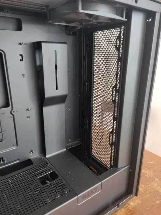 Caixa NZXT H7 flow