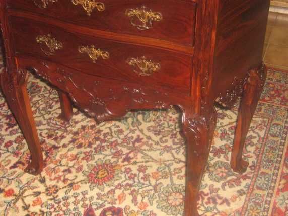 Cómoda em Pau Santo estilo Dom José