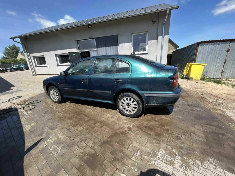 Skoda octavia I 1999 1,6/ Na części
