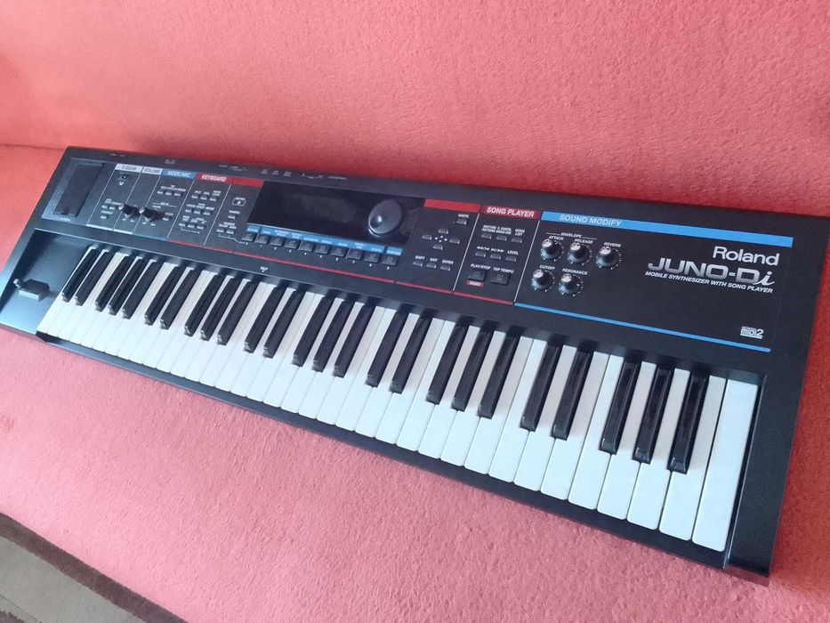 Roland Juno Di Syntezator