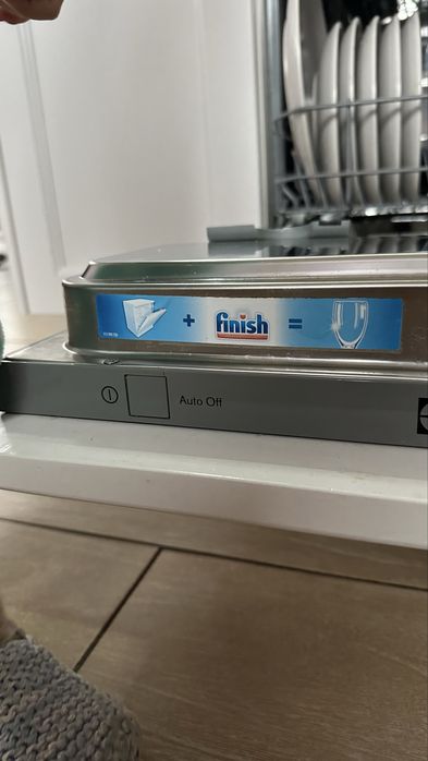 вбудована посудомийна машина Electrolux ESL6362LO