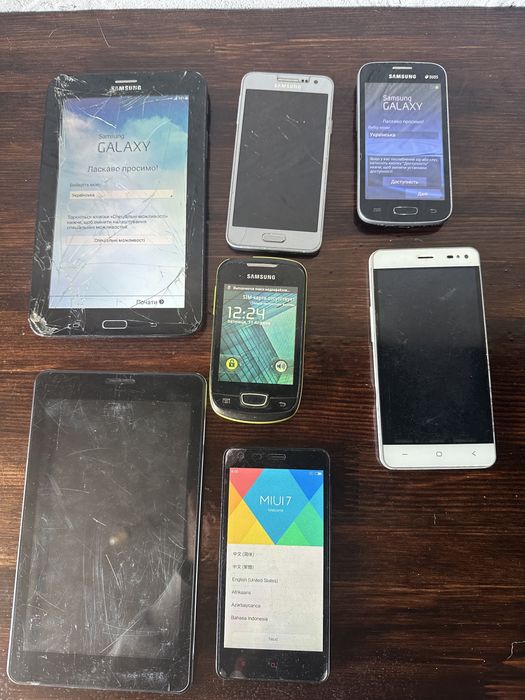 Лот телефон / планшет