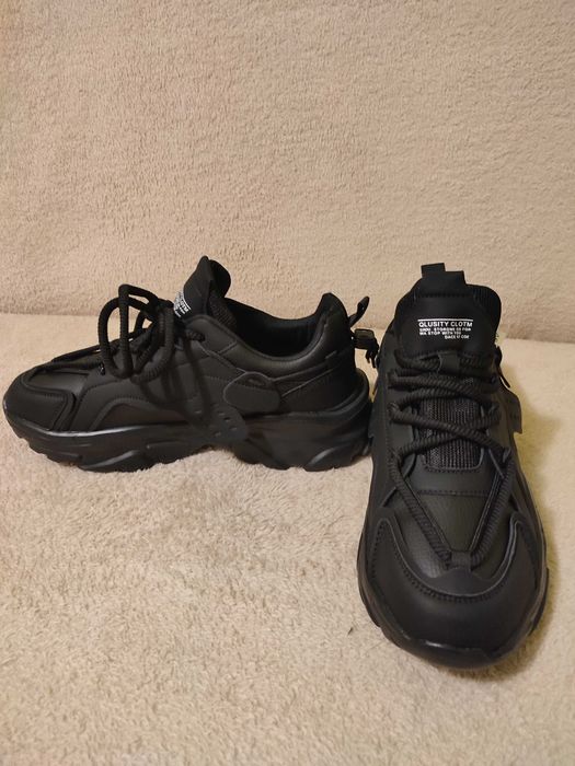 Чоловічi спортивнi кросівки 45 розмір