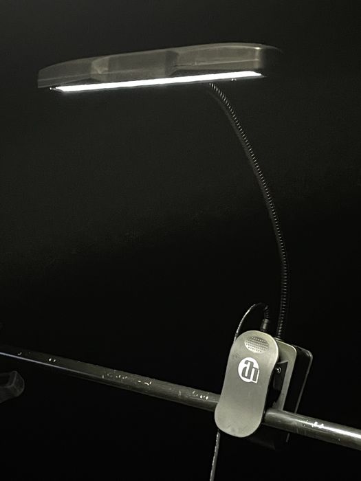 Adam Hall SLED1064739229452931124