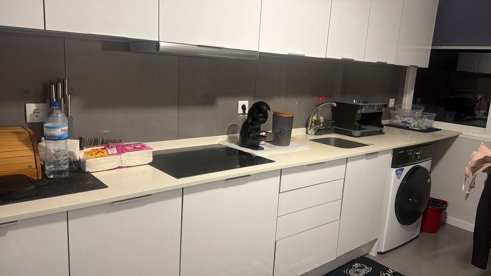 Alugo quarto mobilado