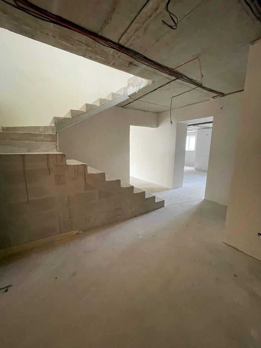 Продаж приміщення з ремонтом 226 м² в Новобудові вул. Зелена
