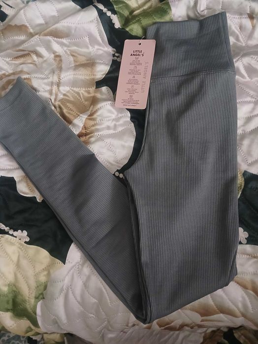 Сірі лосини в рубчик