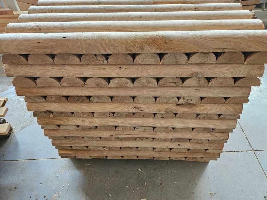 Palisada dębowa, połówki, murek oporowy drewniany, paliki melioracyjne