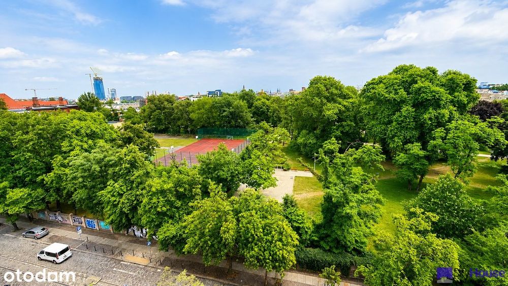 Mieszkanie z pięknym widokiem. 2 pokoje z oddzielną kuchnią w centrum