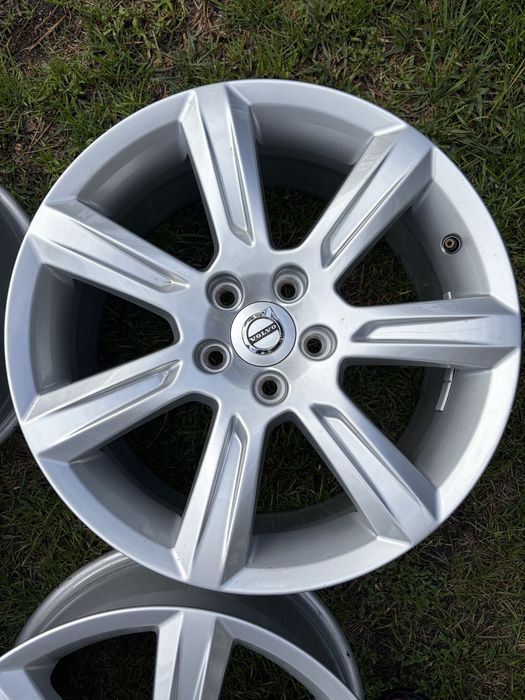Felgi 17’ Volvo V90,V70,V60 5x108 jak nowe