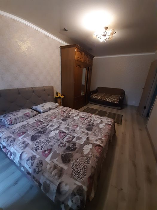 Подобово квартира з ремонтом від власника в м.Коростень Житомирської