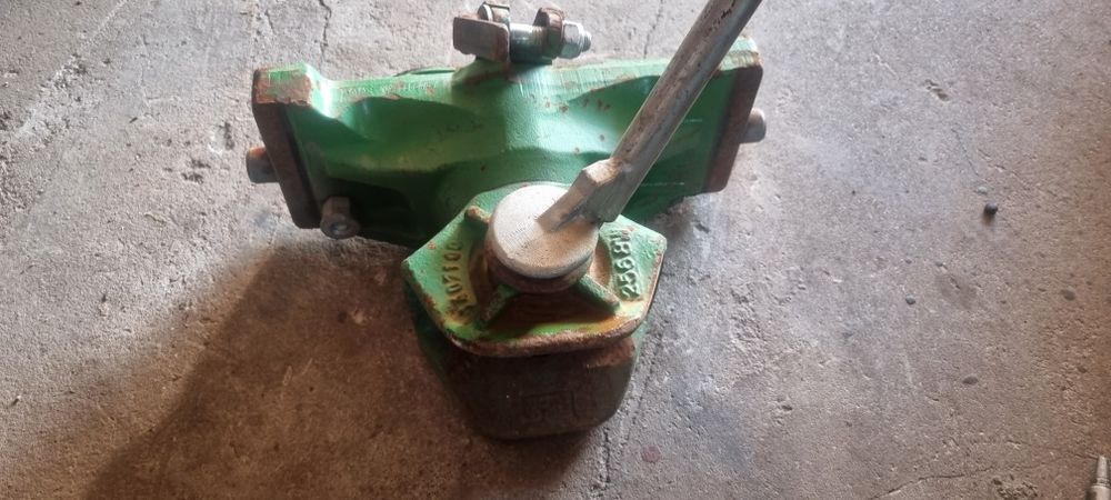Zaczep automatyczny John Deere