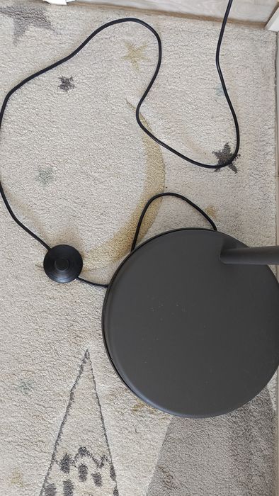 Nowoczesna lampa podłogowa