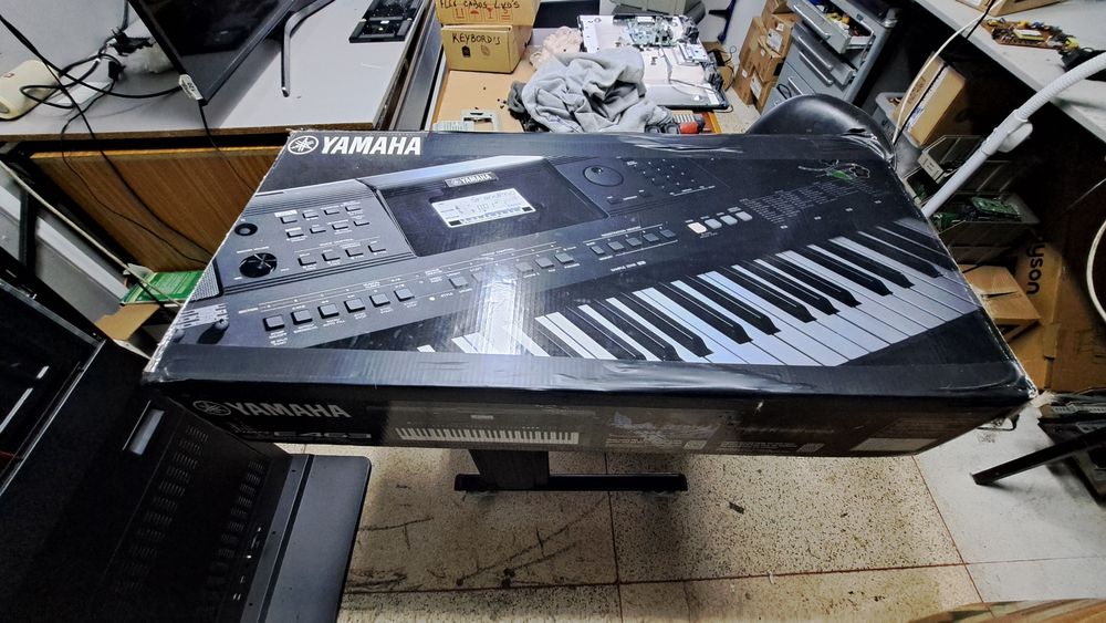 Órgão Yamaha PSR-E463