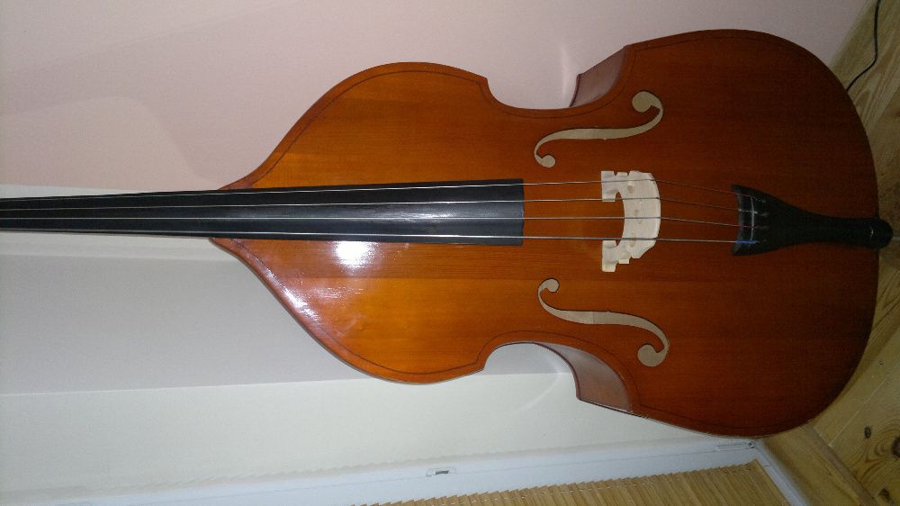 Kontrabas Moskiewski4/4 drewniany z Filharmonii Lwowskiej.