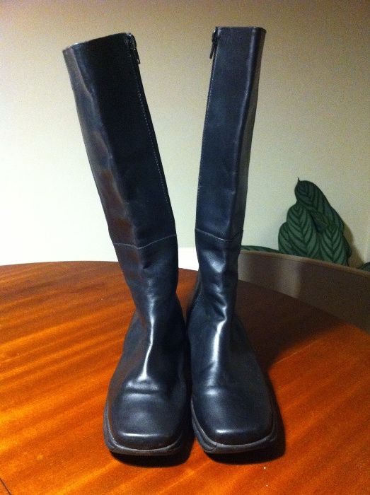 Black Leather Boots (Size 36) – AS NEW!