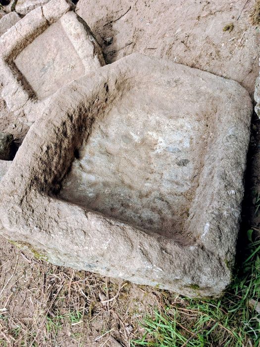 pedra conca da cunca rústica centenária