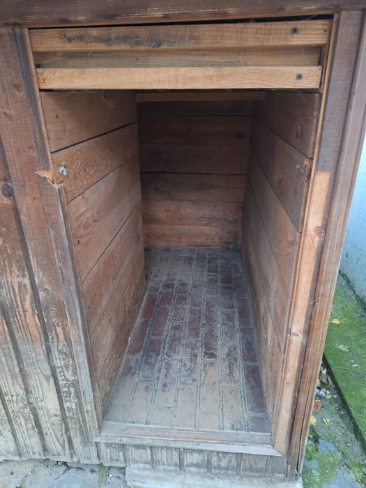 Продам будку для большой собаки.