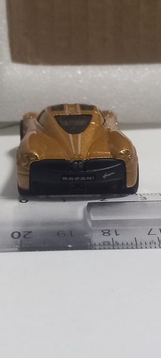 Pagani huayra hot wheels