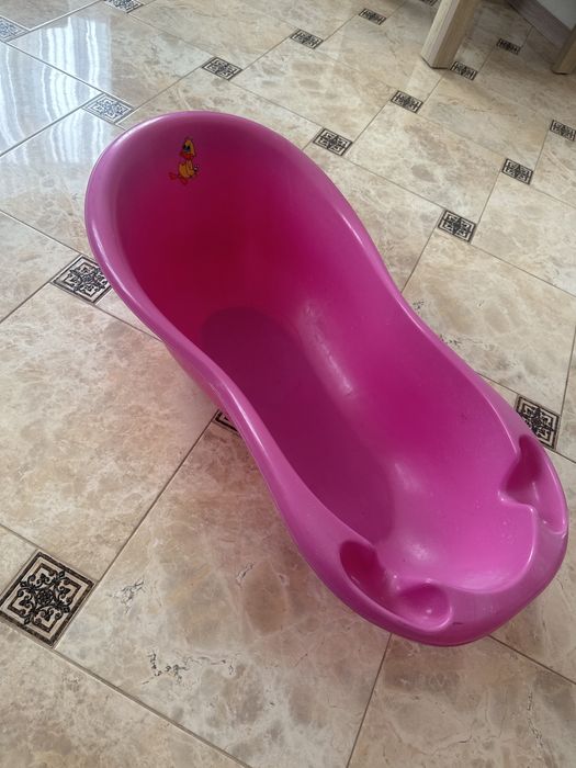 Ванна для купання дитини