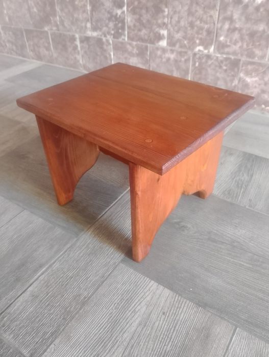 Стільці, табуретки виготовляємо різні розміри та варіанти