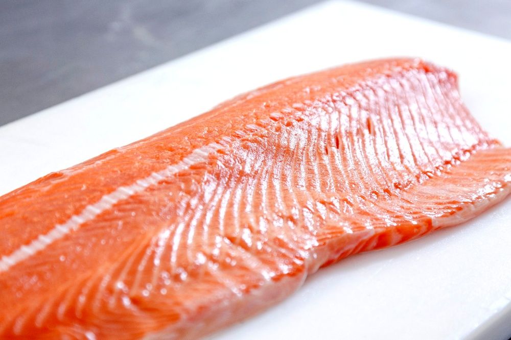Філе лосося (семги), на шкірі, с/м, +-2кг. Ціна вказана за 1 кг.
